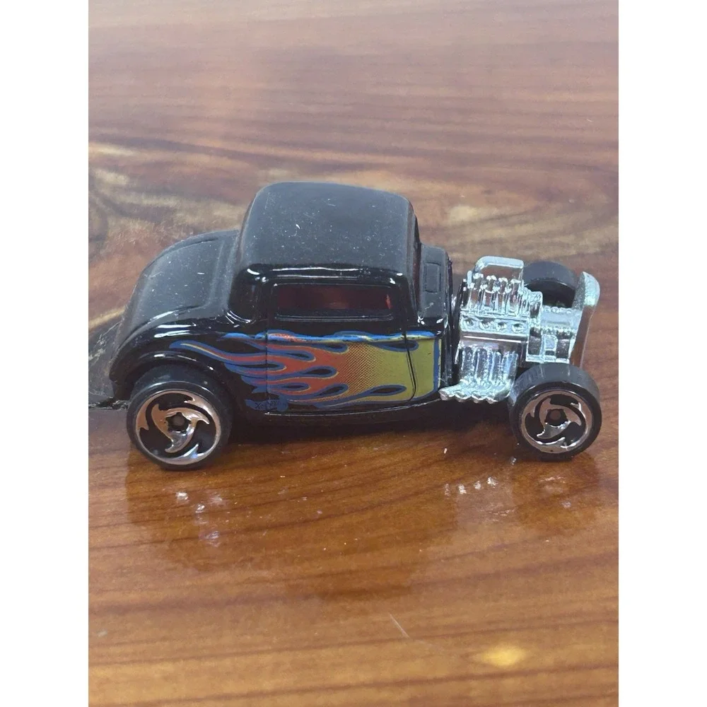 1997 Hot Wheels 1932 Black Ford Coupe w/Flames 1/64 Die Cast Hot Rod Vintage Car
